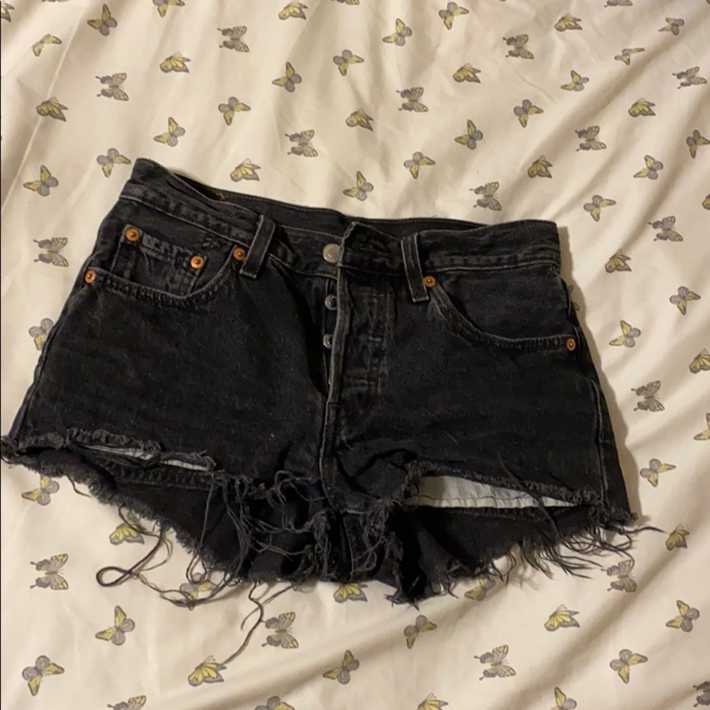 Size 24 Levi’s black shorts